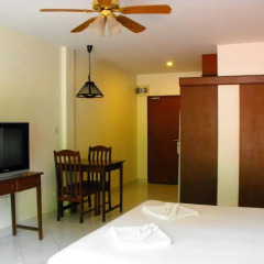 Отель The Album Loft at Phuket 3* Улучшенный номер с двуспальной кроватью фото 2