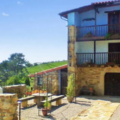 Отель Holiday Home Barrio de Santisteban 13