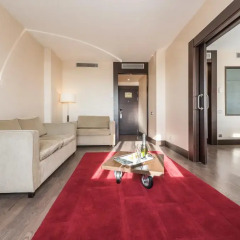 Отель MERCADER 4* Полулюкс