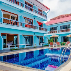 Отель Delicious Residence 2* Улучшенный номер с двуспальной кроватью фото 2
