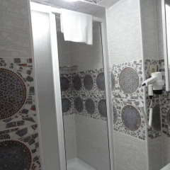 Отель Tulip Guesthouse 2* Стандартный номер с двуспальной кроватью фото 8