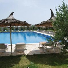 Отель Europa Grand Resort бассейн