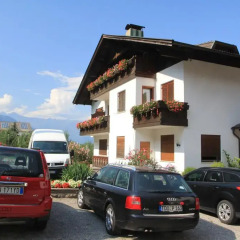 Отель Pension Dolomitenblick Лана парковка