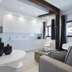 Habitat Suites Gran Vía 17 Hotel интерьер отеля