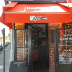Отель Café hôtel de l'Avenir банкомат