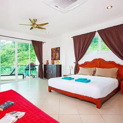 Отель Kamala Heights Villa комната для гостей