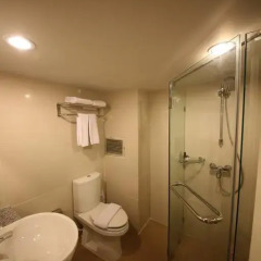Sunshine Hotel And Residences 3* Стандартный номер с различными типами кроватей фото 5
