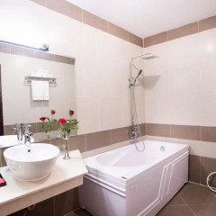 Saigon Night Hotel 2* Люкс с различными типами кроватей фото 2