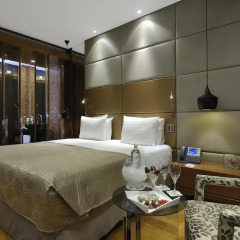 Отель Eurostars Madrid Tower 5* Люкс