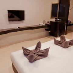 Отель 101 Holiday Suites 4* Номер Делюкс