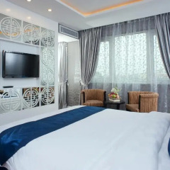 Church Boutique Hotel - Hang Gai 3* Номер Делюкс с различными типами кроватей фото 2