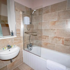 Отель Terracotta - Glasgow City Centre Apartment Великобритания, Глазго - отзывы, цены и фото номеров - забронировать отель Terracotta - Glasgow City Centre Apartment онлайн ванная фото 2