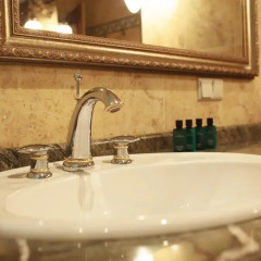 Гостиница Kiev Lypki Luxury Apartments Украина, Киев - отзывы, цены и фото номеров - забронировать гостиницу Kiev Lypki Luxury Apartments онлайн ванная фото 3