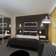 Adina Apartment Hotel Berlin Hackescher Markt 4* Студия с двуспальной кроватью фото 2