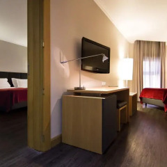 SANA Reno Hotel 3* Стандартный семейный номер с двуспальной кроватью фото 2