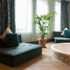 Отель Manzo's Suites Нидерланды, Занстад - отзывы, цены и фото номеров - забронировать отель Manzo's Suites онлайн спа фото 2