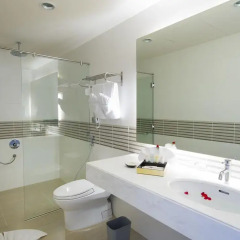 Отель Liberty Central Saigon Centre 4* Номер Делюкс с различными типами кроватей
