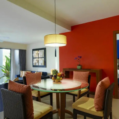 Отель Laguna Holiday Club Phuket Resort 4* Люкс с различными типами кроватей