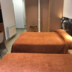 Отель Hostal Cervelo Стандартный номер с 2 отдельными кроватями фото 2