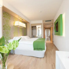 Отель Occidental Praha Five 4* Улучшенный номер с различными типами кроватей фото 8