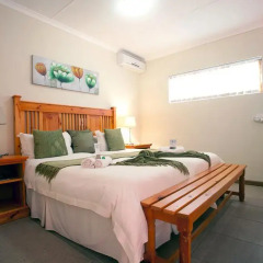 Отель De Old Drift Guest Farm 4* Коттедж с различными типами кроватей фото 6