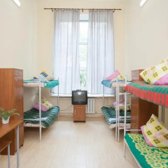 Хостел Майский Кровать в мужском общем номере с двухъярусными кроватями фото 2