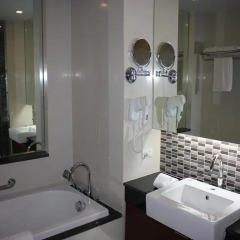 Legacy Suites Hotel Sukhumvit by Compass Hospitality 4* Представительский люкс с разными типами кроватей фото 4