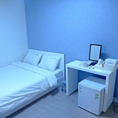 Отель Road Myeongdong Guesthouse 2* Номер категории Эконом с различными типами кроватей фото 3