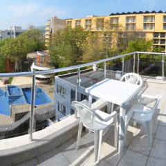 Отель Ivtour Apartments in Yalta complex Болгария, Золотые пески - отзывы, цены и фото номеров - забронировать отель Ivtour Apartments in Yalta complex онлайн балкон