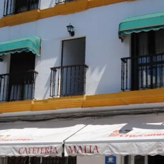 Отель Hostal Malia парковка