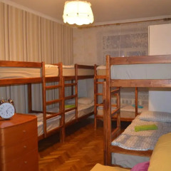 Hostel Univer Кровать в мужском общем номере с двухъярусной кроватью фото 5