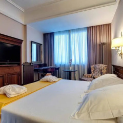 Hotel Miguel Angel by BlueBay 5* Представительский номер с различными типами кроватей