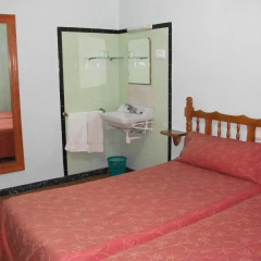 Отель Habitaciones Casablanca Стандартный номер с двуспальной кроватью (общая ванная комната) фото 2