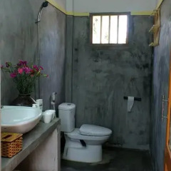 Отель The Seaside Bungalow ванная