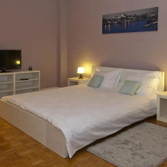 Апартаменты Low Cost Tourist Apartments Casa da Música комната для гостей