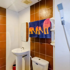 Отель Baan Yuyen Karon Guesthouse ванная