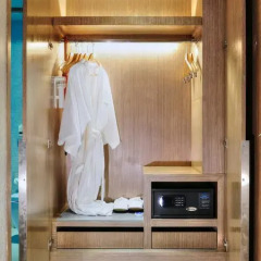 Отель Citrus Sukhumvit 13 by Compass Hospitality 3* Улучшенный номер с различными типами кроватей фото 11
