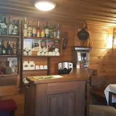 Отель Guest House Lina гостиничный бар
