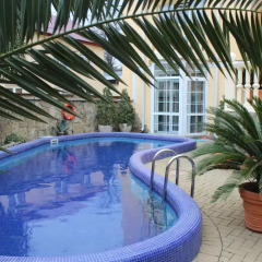 Marina Hotel бассейн