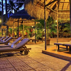 Отель Hon Rom Sunlight Resort бассейн