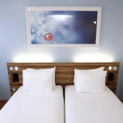 Отель Travelodge Barcelona Poblenou Стандартный номер с различными типами кроватей фото 20