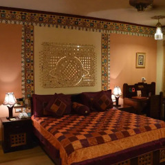 Отель Chokhi Dhani Resort Jaipur 4* Коттедж с различными типами кроватей фото 8