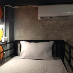 Beehive Phuket Old Town - Hostel Кровать в общем номере двухъярусные кровати фото 5