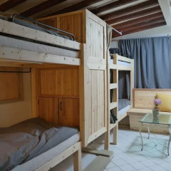 Отель Goldenpond Guesthouse Стандартный номер с различными типами кроватей