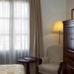 Hesperia Granada Hotel 4* Стандартный номер с двуспальной кроватью фото 3