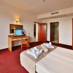 Prestige Hotel and Aquapark 4* Апартаменты разные типы кроватей фото 11