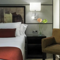 Отель H10 Universitat 4* Стандартный номер с различными типами кроватей фото 6