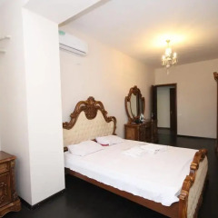 Апартаменты Rent in Yerevan - Apartments on Sakharov Square Люкс разные типы кроватей фото 5