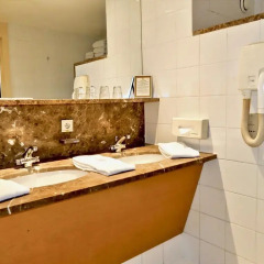 Отель Golden Tulip De Medici Брюгге ванная