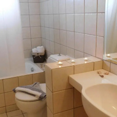 Отель Athina Inn ванная